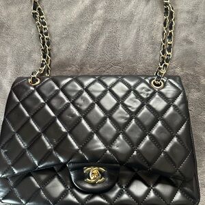 CHANEL Black Quilted dhgate Leather Shoulder Bag